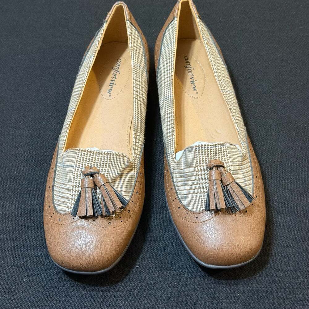 Eastview Two-Tone Tassel Loafers with Houndstooth Detail - Picture 2 of 8